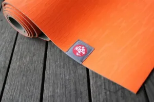 Lire la suite à propos de l’article Choix du Tapis de Yoga: Tout ce qu’il faut savoir!