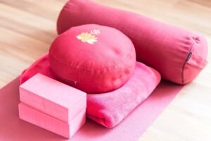 Lire la suite à propos de l’article Matériel Indispensable pour Débuter le Yoga.