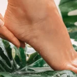 Lire la suite à propos de l’article Prenez soin de vos pieds : une pédicure méthodique à faire toutes les 2 semaines.