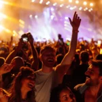 Lire la suite à propos de l’article Les festivals musicaux : Source de Bien-être, d’Équilibre Mental et Social.